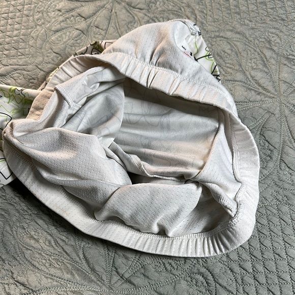 Under Armour White and Green Leather Jacket - Picture 6 of 11